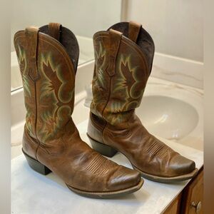 ARIAT Men’s Heritage Cowboy Boots Size 11D good condition clean interior